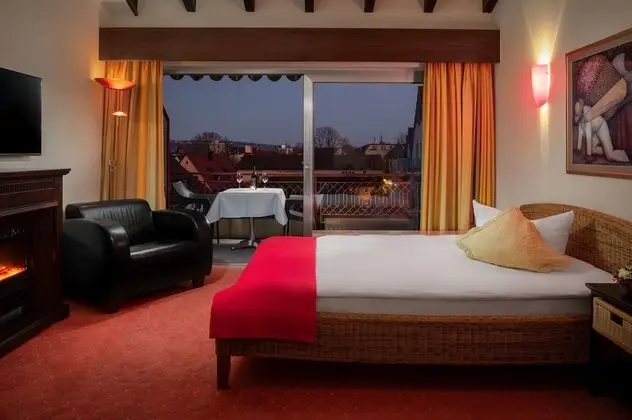 Comfort Tek Büyük veya İki Ayrı Yataklı Oda
