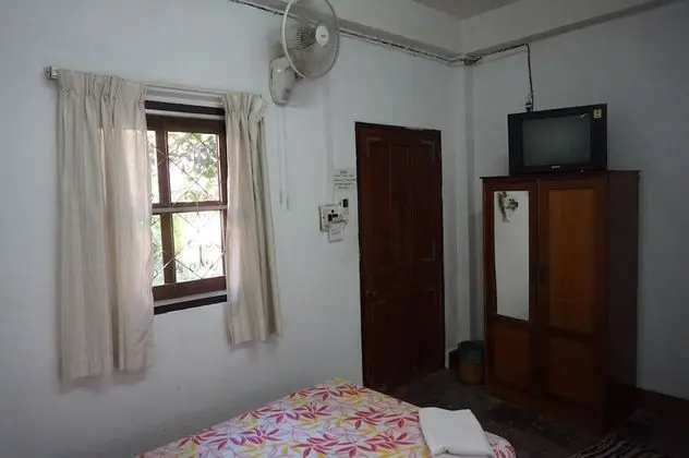 Standard Double - Fan Room