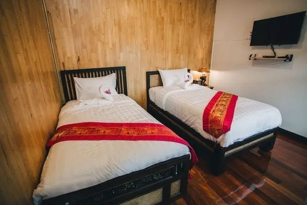 Twin Bed Room