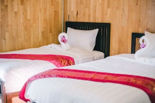 Twin Bed Room