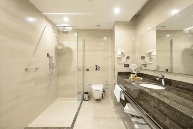 Çift Kişilik, Şehir Manzaralı, Balkonlu