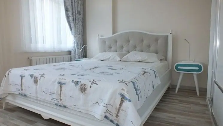 303 Superior Apart Daire