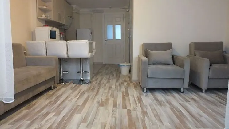 303 Superior Apart Daire
