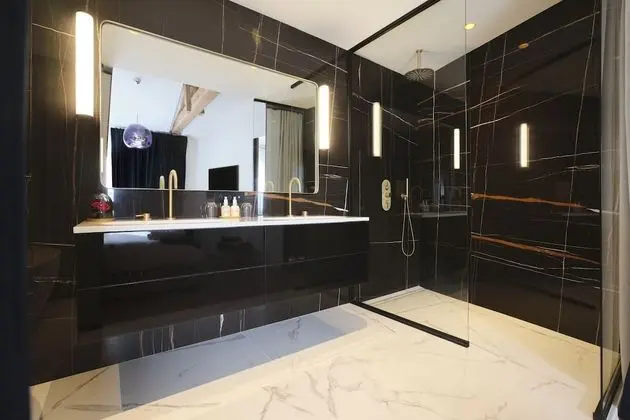 Luxury Oda
