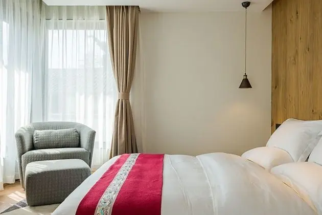 Deluxe Tek Büyük Yataklı Oda, Bahçe Manzaralı