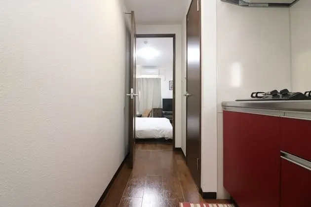 AD702