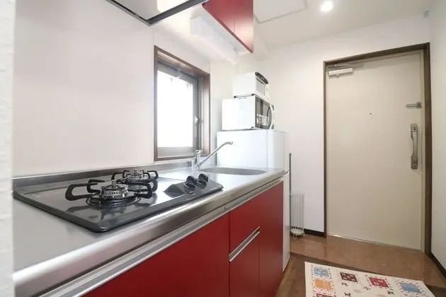 AD702