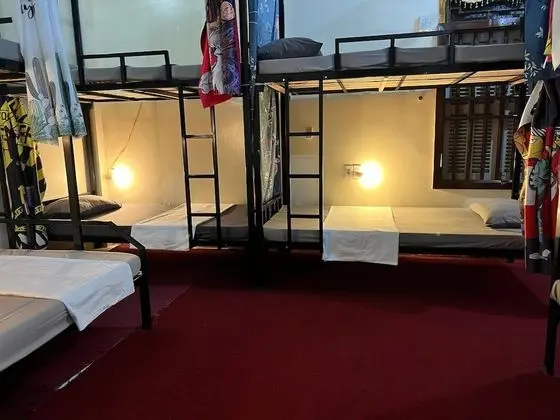Ortak Ranzalı Oda, 2 Tek Kişilik Yatak