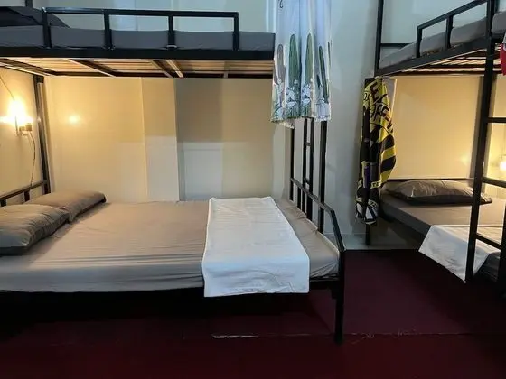 Ortak Ranzalı Oda, 2 Tek Kişilik Yatak