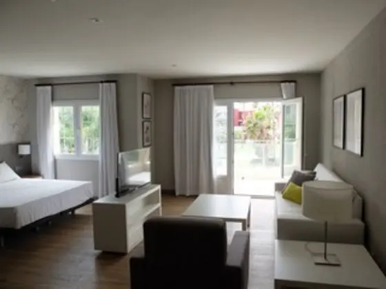 JUNIOR SUITE