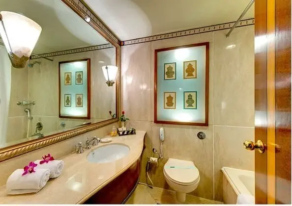 Premium Oda, 1 Büyük (Queen) Boy Yatak