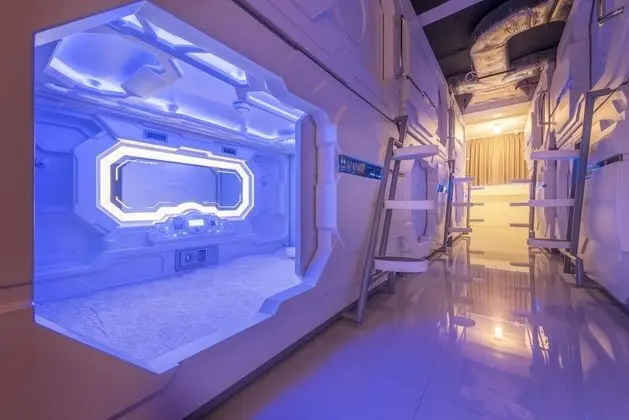 Mixed Dormitory with Shared Bathroom