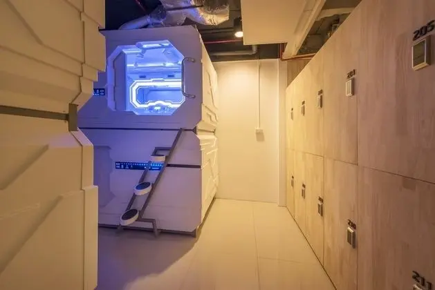 Mixed Dormitory with Shared Bathroom