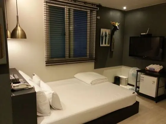Design Tek Büyük Yataklı Oda, 1 Çift Kişilik Yatak