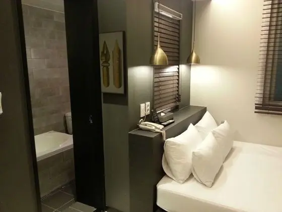 Design Tek Büyük Yataklı Oda, 1 Çift Kişilik Yatak