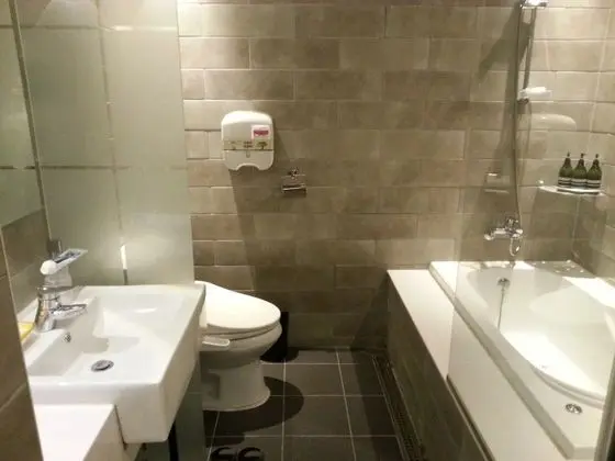 Design Tek Büyük Yataklı Oda, 1 Çift Kişilik Yatak