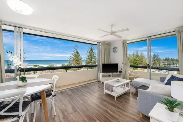 One bedroom upper floor apartment