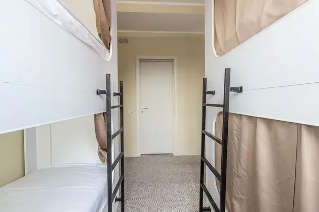 Ortak Ranzalı Oda, Karma Ranzalı Oda (1 Bed in 4 Person Dorm)