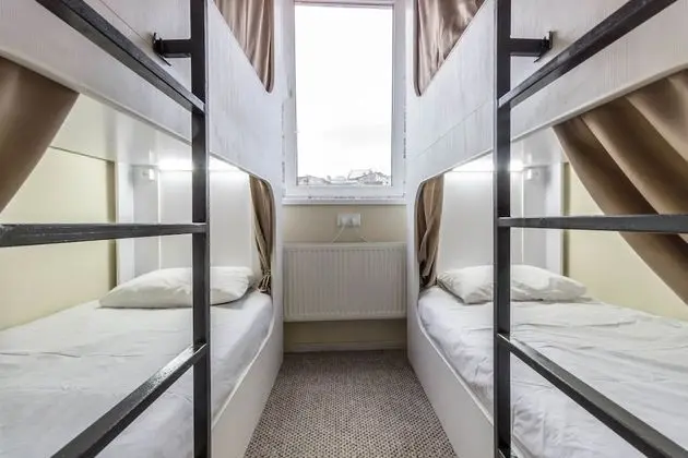 Ortak Ranzalı Oda, Karma Ranzalı Oda (1 Bed in 4 Person Dorm)