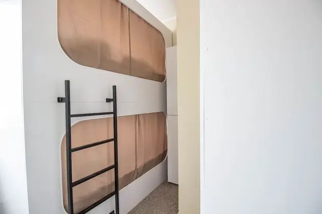 Ortak Ranzalı Oda, Karma Ranzalı Oda (1 Bed in 6 Person Dorm,)
