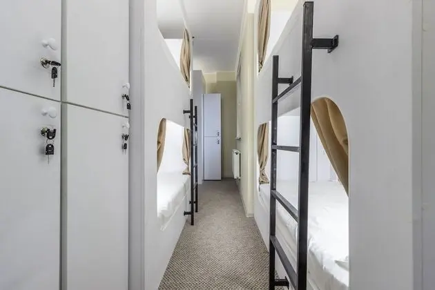 Ortak Ranzalı Oda, Karma Ranzalı Oda (1 Bed in 8 Person Dorm)