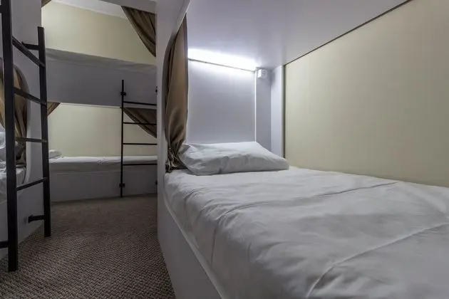 Ortak Ranzalı Oda, Karma Ranzalı Oda (1 Bed in 8 Person Dorm)