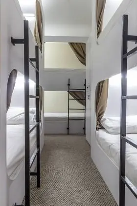 Ortak Ranzalı Oda, Karma Ranzalı Oda (1 Bed in 8 Person Dorm)