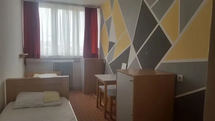 İki Ayrı Yataklı Oda, 2 Tek Kişilik Yatak, Ortak Banyo