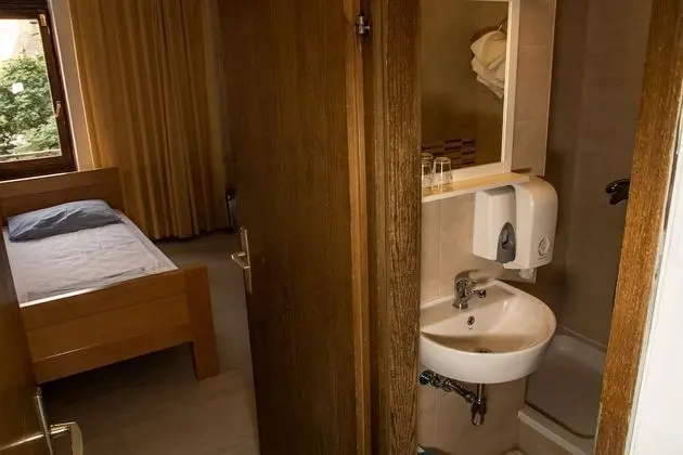 Tek Kişilik Oda, 1 Tek Kişilik Yatak, Sigara İçilmez, Özel Banyo