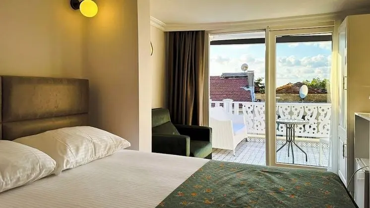Deluxe Oda, 1 Yatak Odası, Sigara İçilmez, Kısmi Deniz Manzaralı
