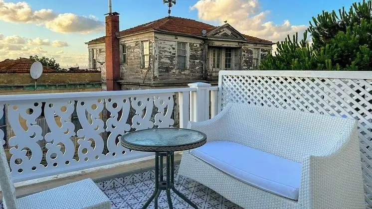 Deluxe Oda, 1 Yatak Odası, Sigara İçilmez, Kısmi Deniz Manzaralı