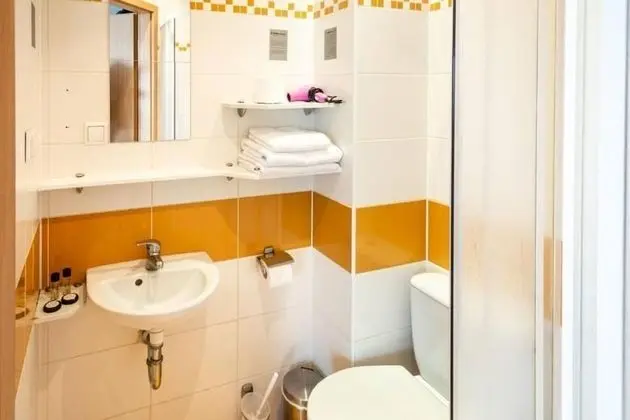 Tek Kişilik Oda, 1 Tek Kişilik Yatak, Sigara İçilmez