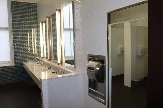 Economy Ortak Ranzalı Oda, Sadece erkekler için, Ortak Banyo