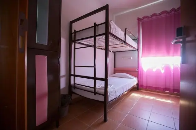 Ortak Ranzalı Oda, Sadece kadınlar için (4 pax)