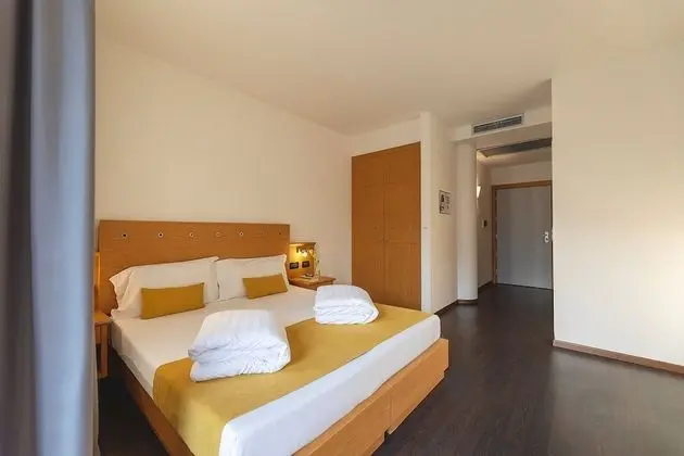 Comfort Tek Büyük veya İki Ayrı Yataklı Oda