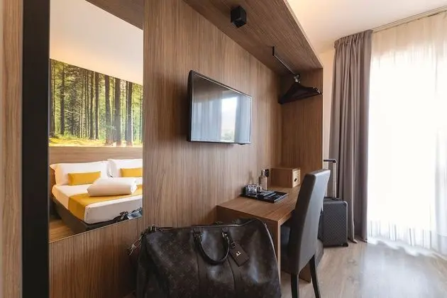 Comfort Tek Büyük veya İki Ayrı Yataklı Oda