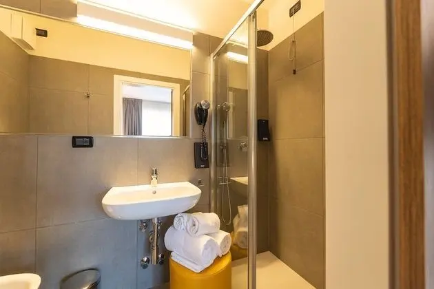 Comfort Tek Büyük veya İki Ayrı Yataklı Oda