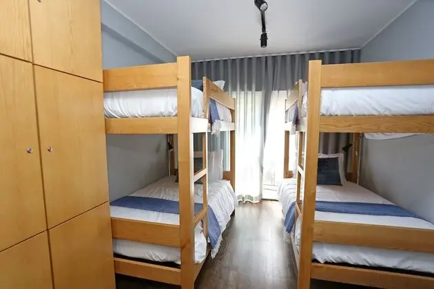 Ortak Ranzalı Oda, Sadece erkekler için, Ortak Banyo