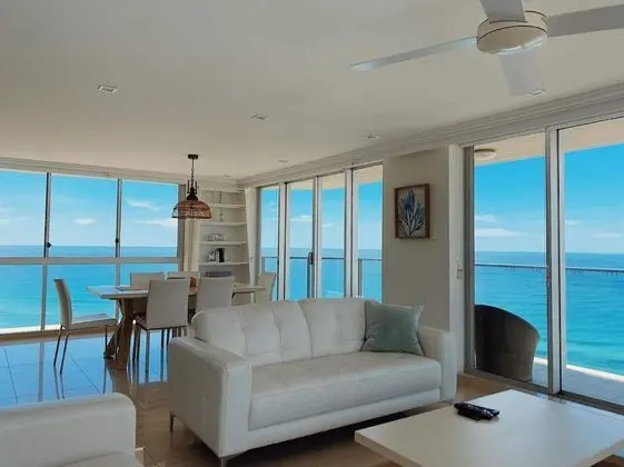 Apart Daire, 3 Yatak Odası (Absolute Beach Front)