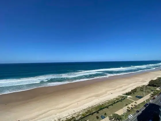 Apart Daire, 3 Yatak Odası (Absolute Beach Front)