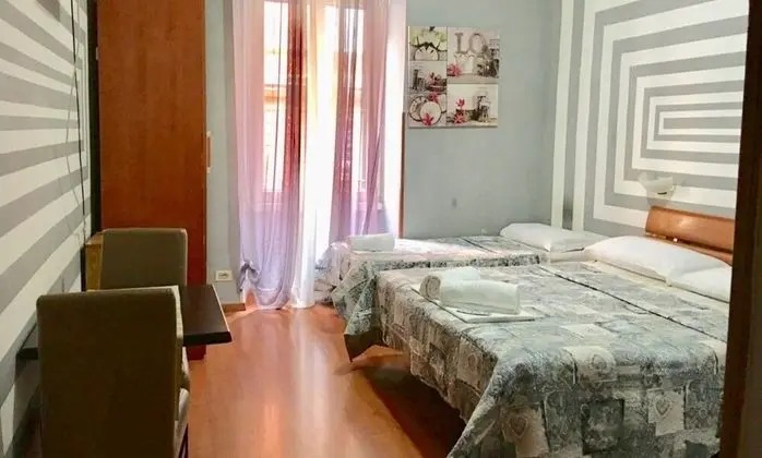 Ortak Ranzalı Oda, 1 Tek Kişilik Yatak (4 People)