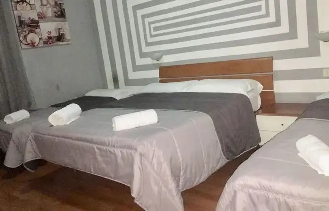 Ortak Ranzalı Oda, 1 Tek Kişilik Yatak (6 People)