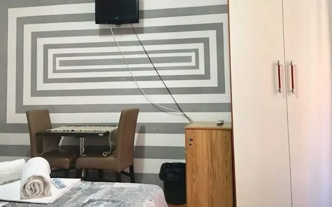 Standard Tek Büyük Yataklı Oda