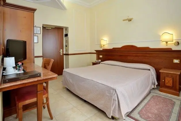 1 Çift ​​kişilik Yatak City View