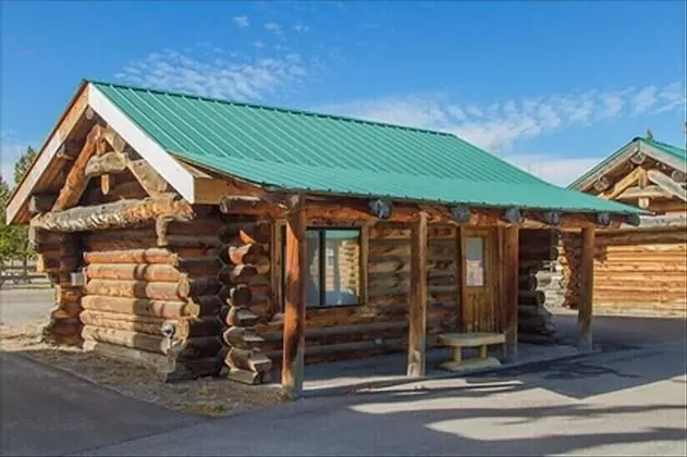 Classic Cabin, 1 Queen Bed (Gallatin Series)