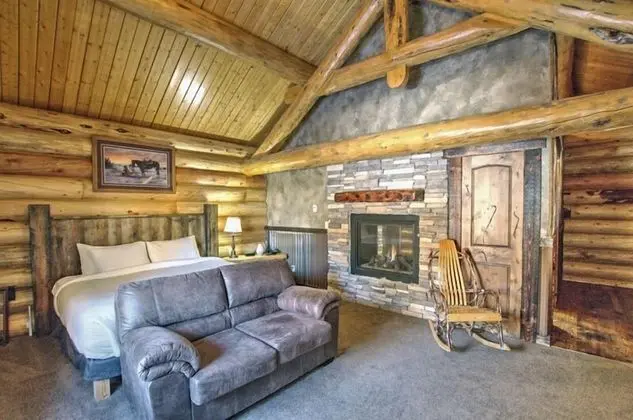 Superior Cabin, 1 King Bed, Kitchenette (Madison Series 2)
