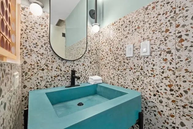 Classic Apart Daire (Two - Bedroom Apartment West)