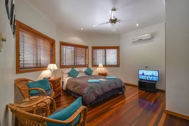 Standard Oda, Sigara İçilmez (Hibiscus Room)