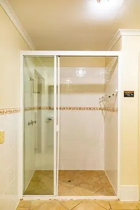 Stüdyo, Sıcak Su Küveti