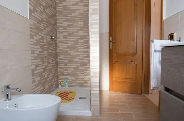 Comfort Tek Büyük Yataklı Oda, Bahçe Manzaralı